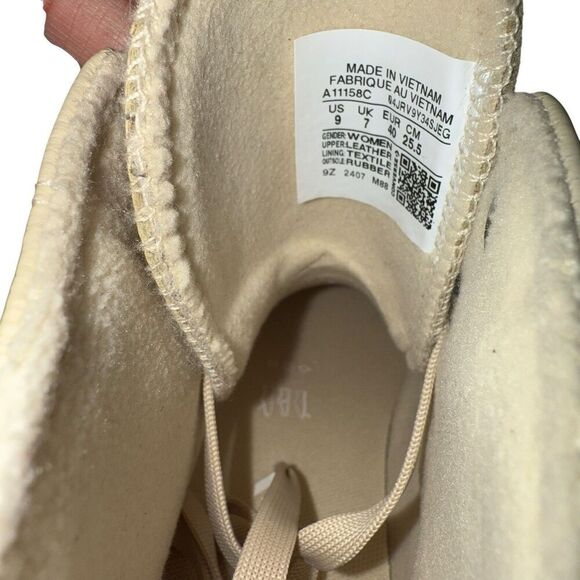 New Converse Chuck Tayor Platform Weatherized Leather Women's Sneakers Size 9 - Picture 6 of 7